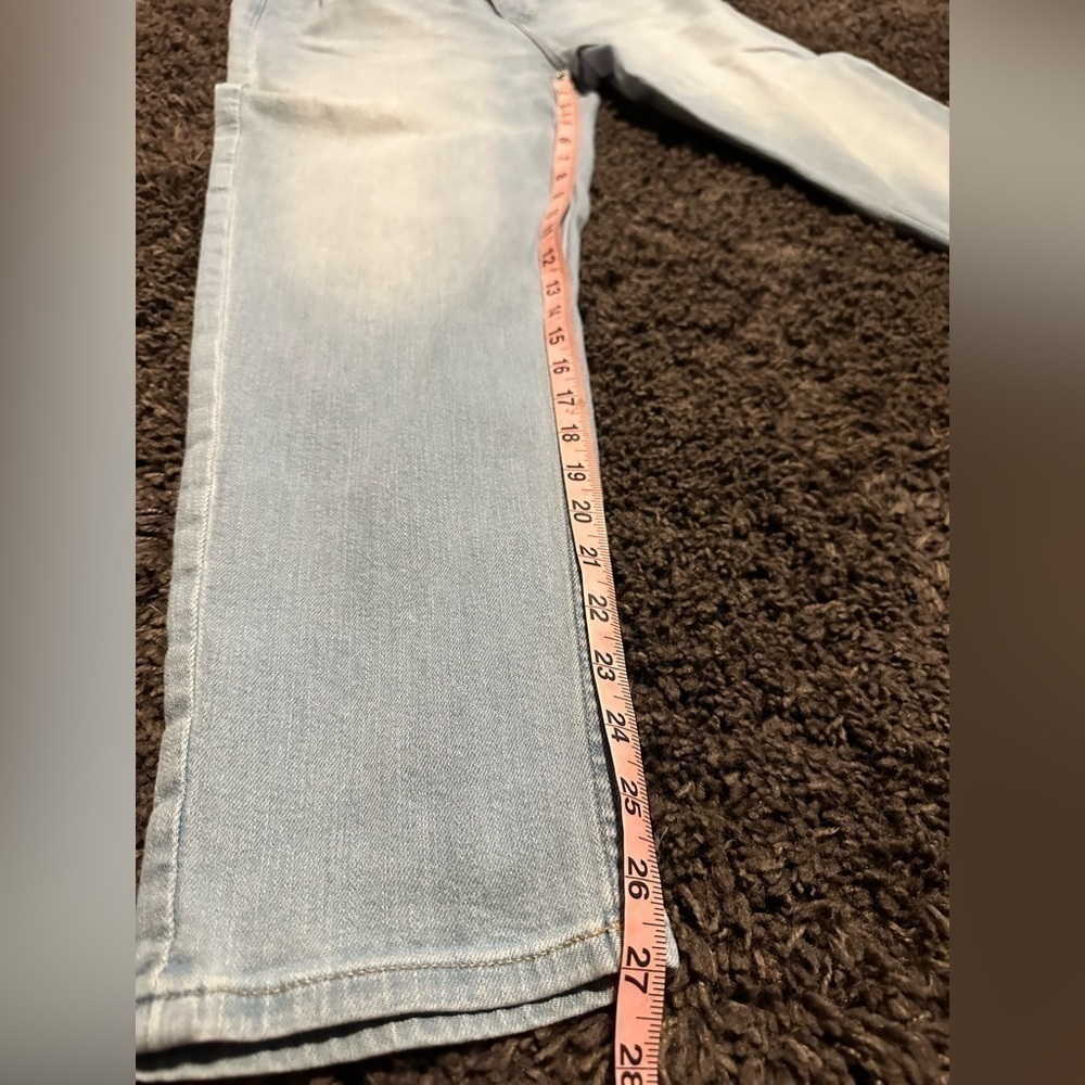 TRUE Craft Light Wash Some Distress Size 7 High Waisted Mom Jeans - Picture 10 of 12